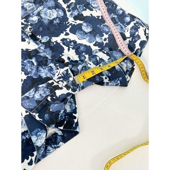 The Limited Women’s Floral Print Flat‎ Front Chino Shorts Blue White Size 14 - Picture 8 of 13